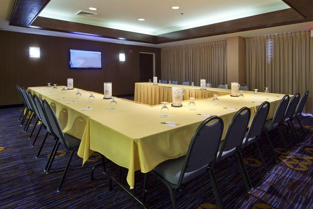 Courtyard By Marriott Orlando East/Ucf Area Hotel Alafaya Buitenkant foto