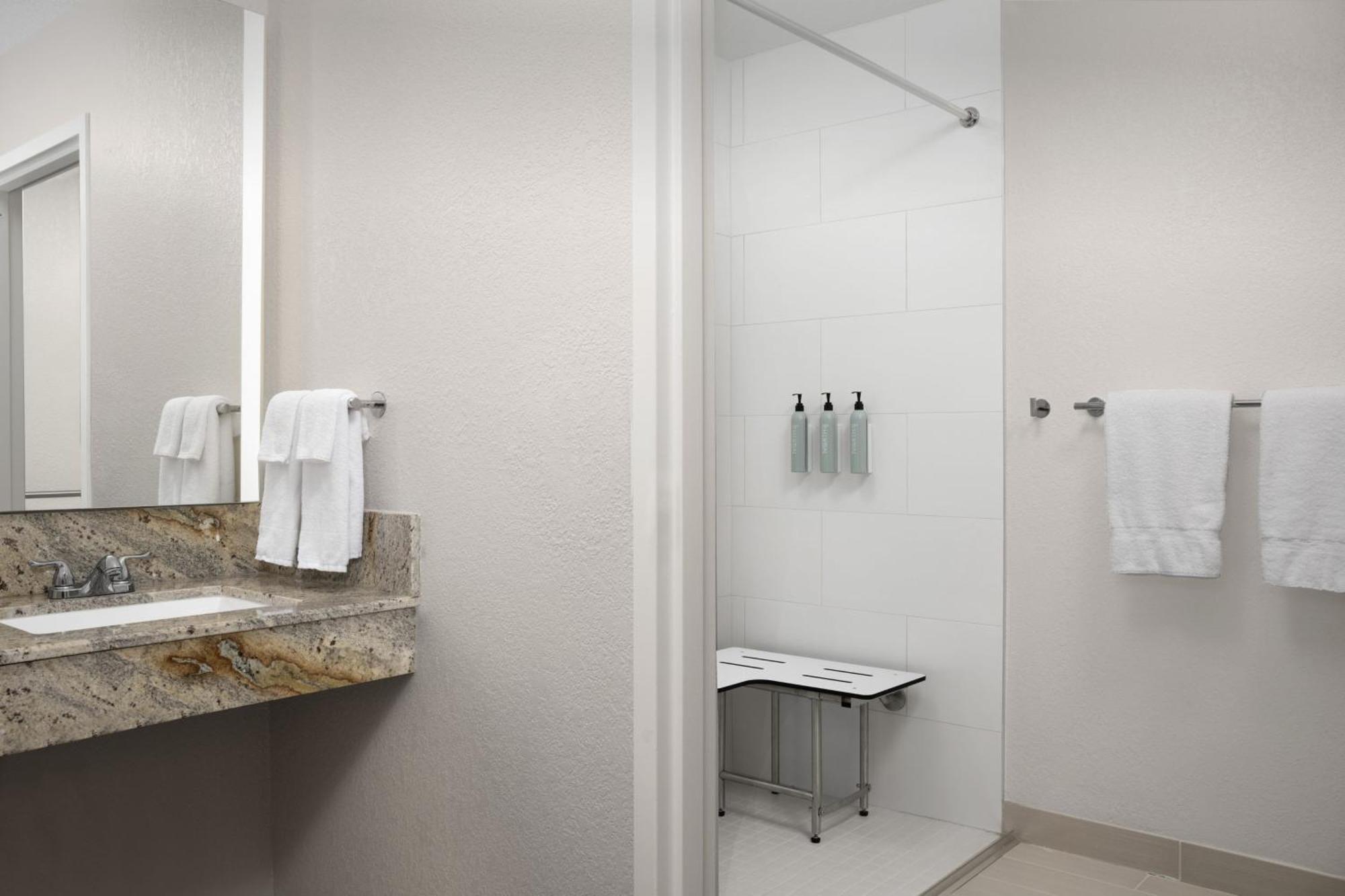 Courtyard By Marriott Orlando East/Ucf Area Hotel Alafaya Buitenkant foto