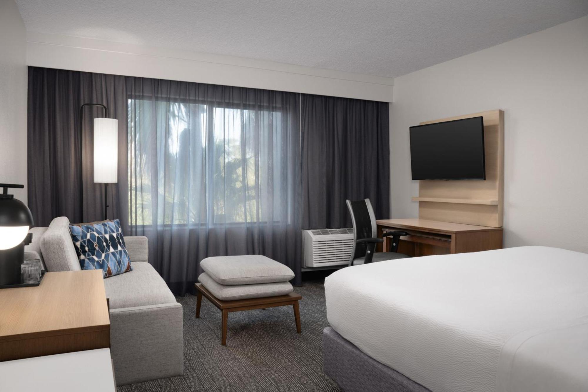 Courtyard By Marriott Orlando East/Ucf Area Hotel Alafaya Buitenkant foto
