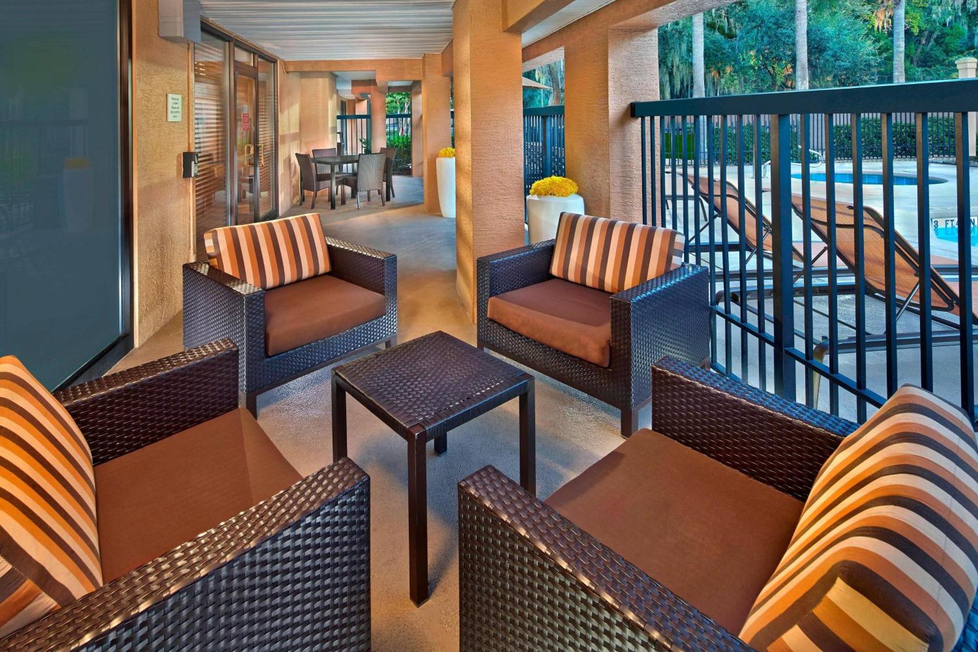 Courtyard By Marriott Orlando East/Ucf Area Hotel Alafaya Buitenkant foto