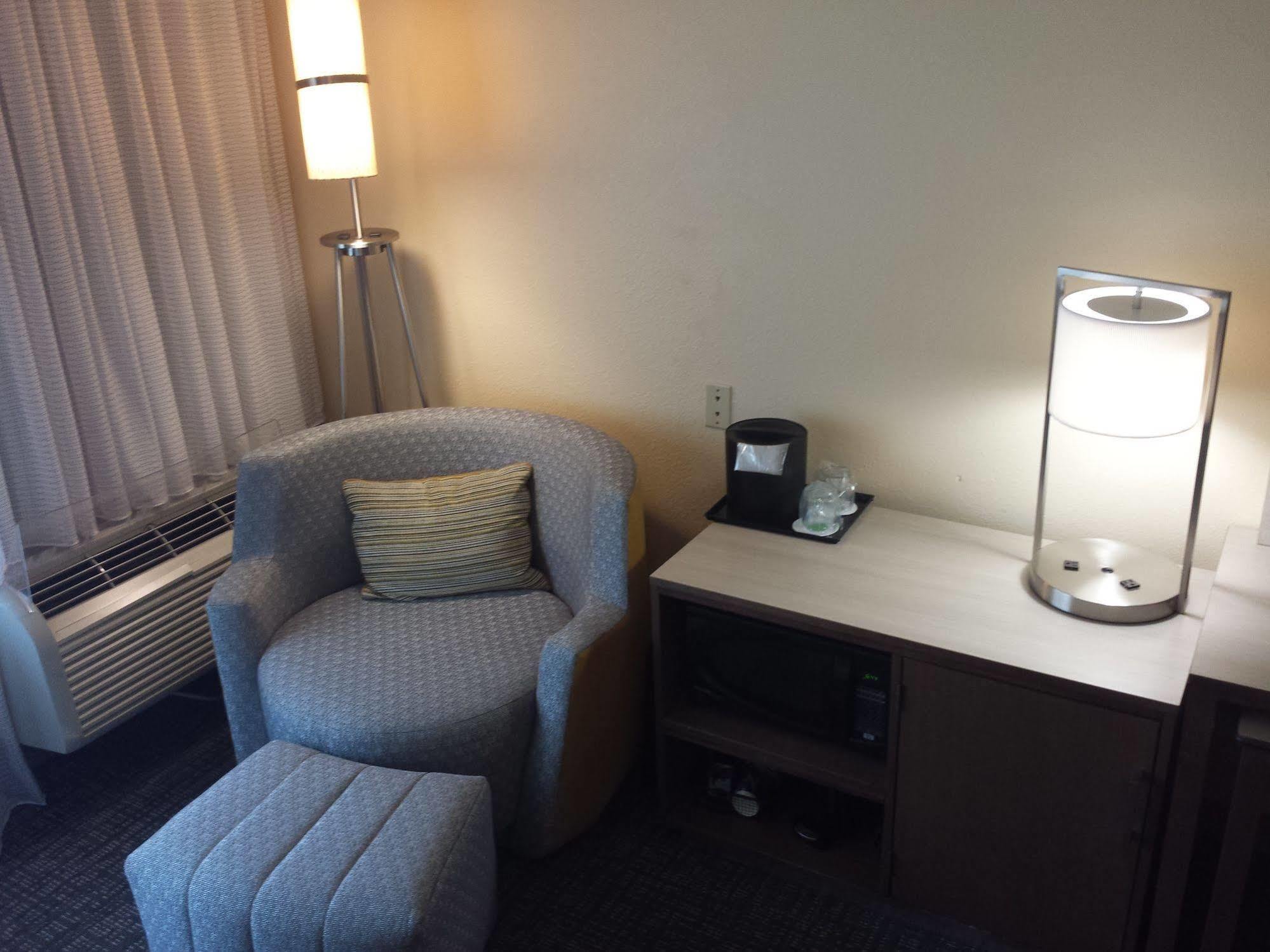 Courtyard By Marriott Orlando East/Ucf Area Hotel Alafaya Buitenkant foto